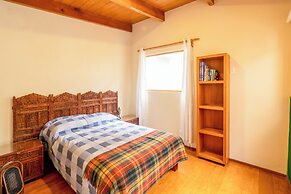 Scenic Haven Cozy Pet Friendly Retreat