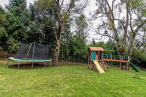 Scenic Haven Cozy Pet Friendly Retreat