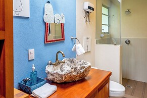 Scenic Haven Cozy Pet Friendly Retreat