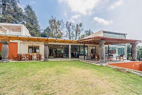 Scenic Haven Cozy Pet Friendly Retreat