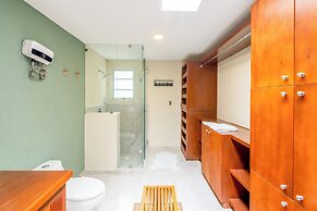 Scenic Haven Cozy Pet Friendly Retreat