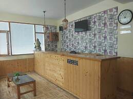 Goroomgo Mareema Pure Veg Hotel Manali