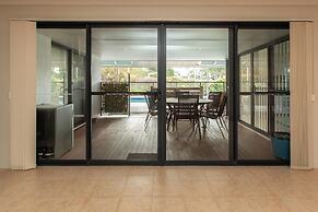 Pool & Putt Paradise