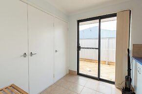 Pool & Putt Paradise