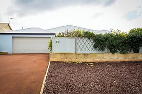 Pool & Putt Paradise