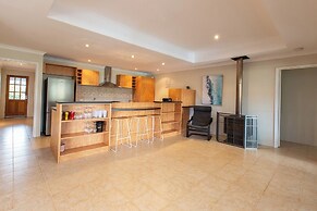 Pool & Putt Paradise