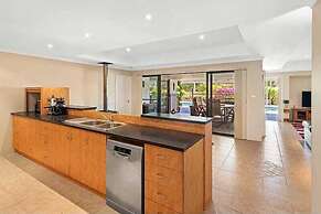 Pool & Putt Paradise