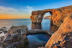 Centre Island Gozitan Farmhouse Pool