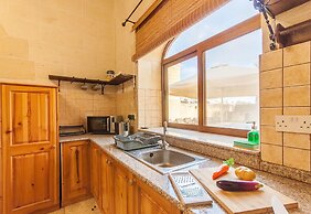 Centre Island Gozitan Farmhouse Pool