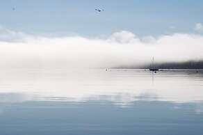 Cozy 2 BR by River- Crooked Steeple Hall