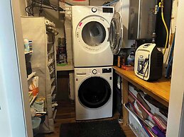 Cozy 2 BR by River- Crooked Steeple Hall