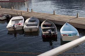 Cozy 2 BR by River- Crooked Steeple Hall