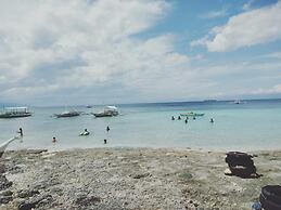 Titanic's Nipa Huts by Hiverooms