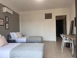 Phaedrus Living: Hoopoe Residencies 205