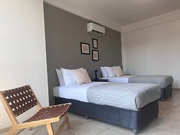 Phaedrus Living: Hoopoe Residencies 205