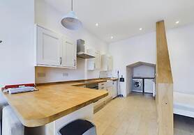 Exeter Cozy Apartment Retreat