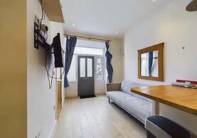 Exeter Cozy Apartment Retreat