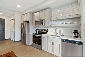 CozySuites at Block20