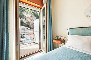 YourHome - Domus Apartment