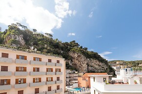 YourHome - Domus Apartment