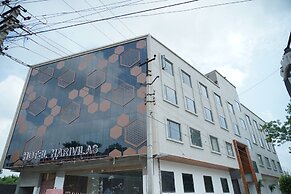 HOTEL HARIVILAS