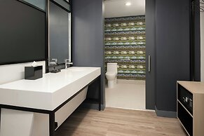 Aloft Sacramento Airport Natomas