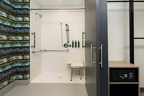 Aloft Sacramento Airport Natomas