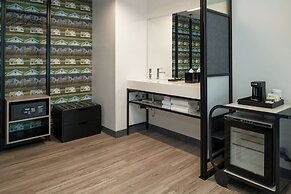 Aloft Sacramento Airport Natomas