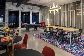 Aloft Sacramento Airport Natomas