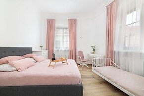 EASY RENT Apartments- OLD TOWN
