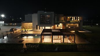 Triphatch Farm House