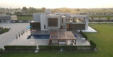 Triphatch Farm House