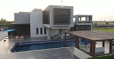 Triphatch Farm House