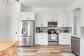 Gilbert Home w/ Private Pool & Yard!