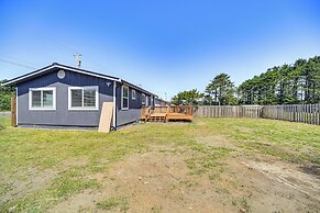 Pet-friendly Moclips Home: Walk to Mocrocks Beach!