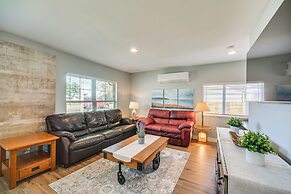 Pet-friendly Moclips Home: Walk to Mocrocks Beach!