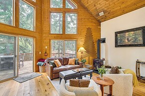 Cle Elum Cabin w/ Hot Tub, 4 Grills & Game Room!