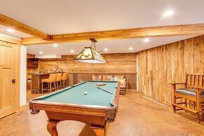 Cle Elum Cabin w/ Hot Tub, 4 Grills & Game Room!