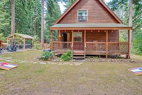 Cle Elum Cabin w/ Hot Tub, 4 Grills & Game Room!