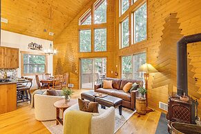 Cle Elum Cabin w/ Hot Tub, 4 Grills & Game Room!