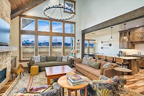 Luxe Tetonia Home w/ Tetons View, Close to Skiing!