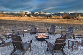 Luxe Tetonia Home w/ Tetons View, Close to Skiing!