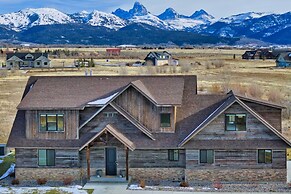 Luxe Tetonia Home w/ Tetons View, Close to Skiing!