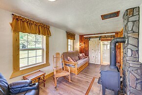 Remote Custer Cabin w/ Fire Pit & Near State Park!