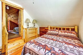 Remote Custer Cabin w/ Fire Pit & Near State Park!