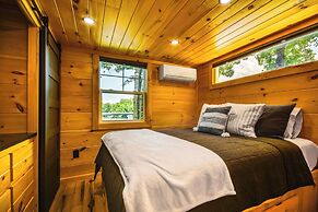 Boat Slip & Smokeless Fire Pit: Lake James Cottage