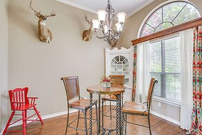Sunny Stephenville Home w/ Pool: 4 Mi to Downtown