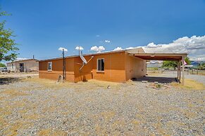 Elfrida Home w/ Yard & Fire Pit: 14 Mi to Wineries