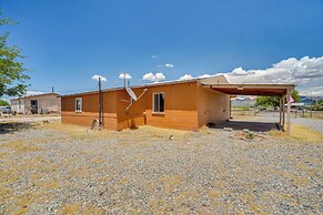 Elfrida Home w/ Yard & Fire Pit: 14 Mi to Wineries