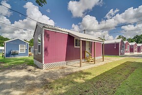 Pet-friendly Picayune Tiny Home ~ 4 Mi to Downtown
